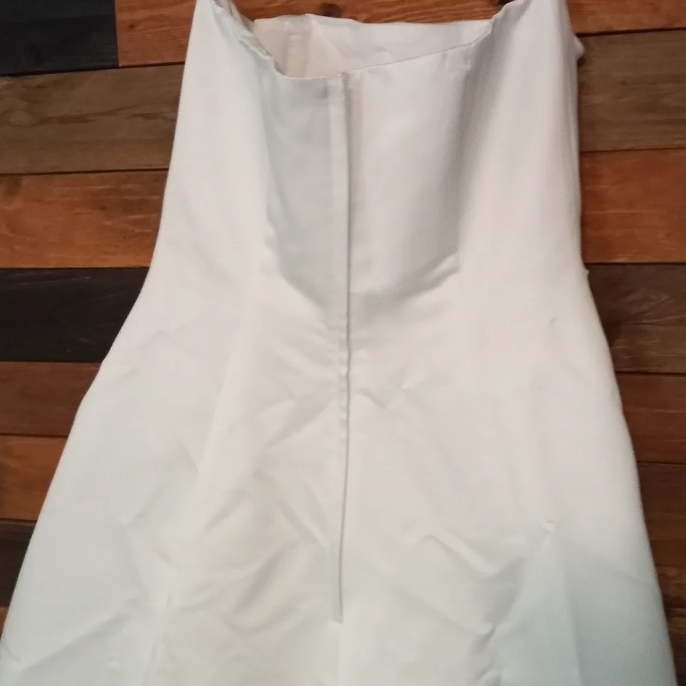 EUC David's Bridal strapless wedding dress by Michaelangelo - 14 - Picture 8 of 11